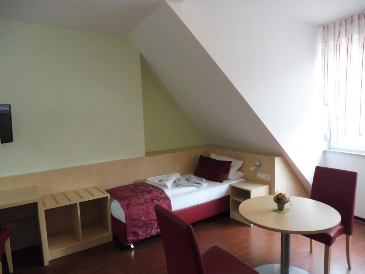 Hotel Gasthof Zum Engel - Gaestehaus Künzelsau Eksteriør billede